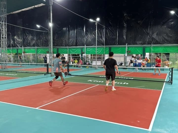 Khám Phá Bộ Môn Pickleball: Xu Hướng Thể Thao Mới & Bảng Giá Đặt Sân Pickleball Kim Minh